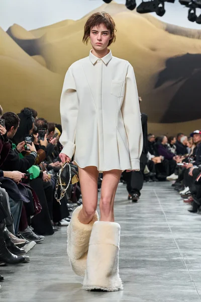 Look 63